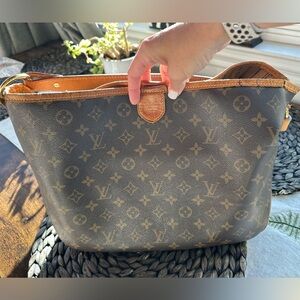 Authentic Louis Vuitton delightful hobo PM